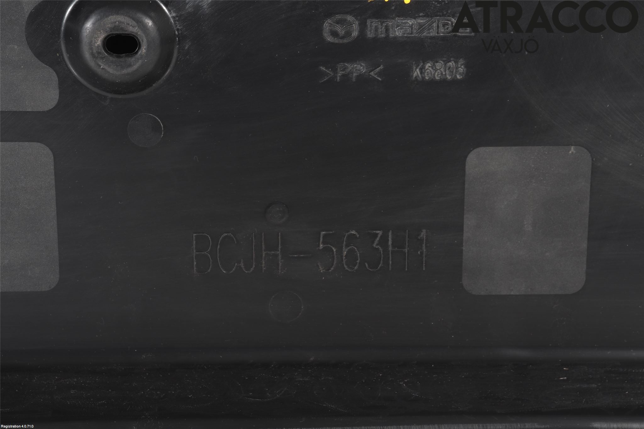 Mazda 3 IV 19- Hasplåt Plåt-Plast