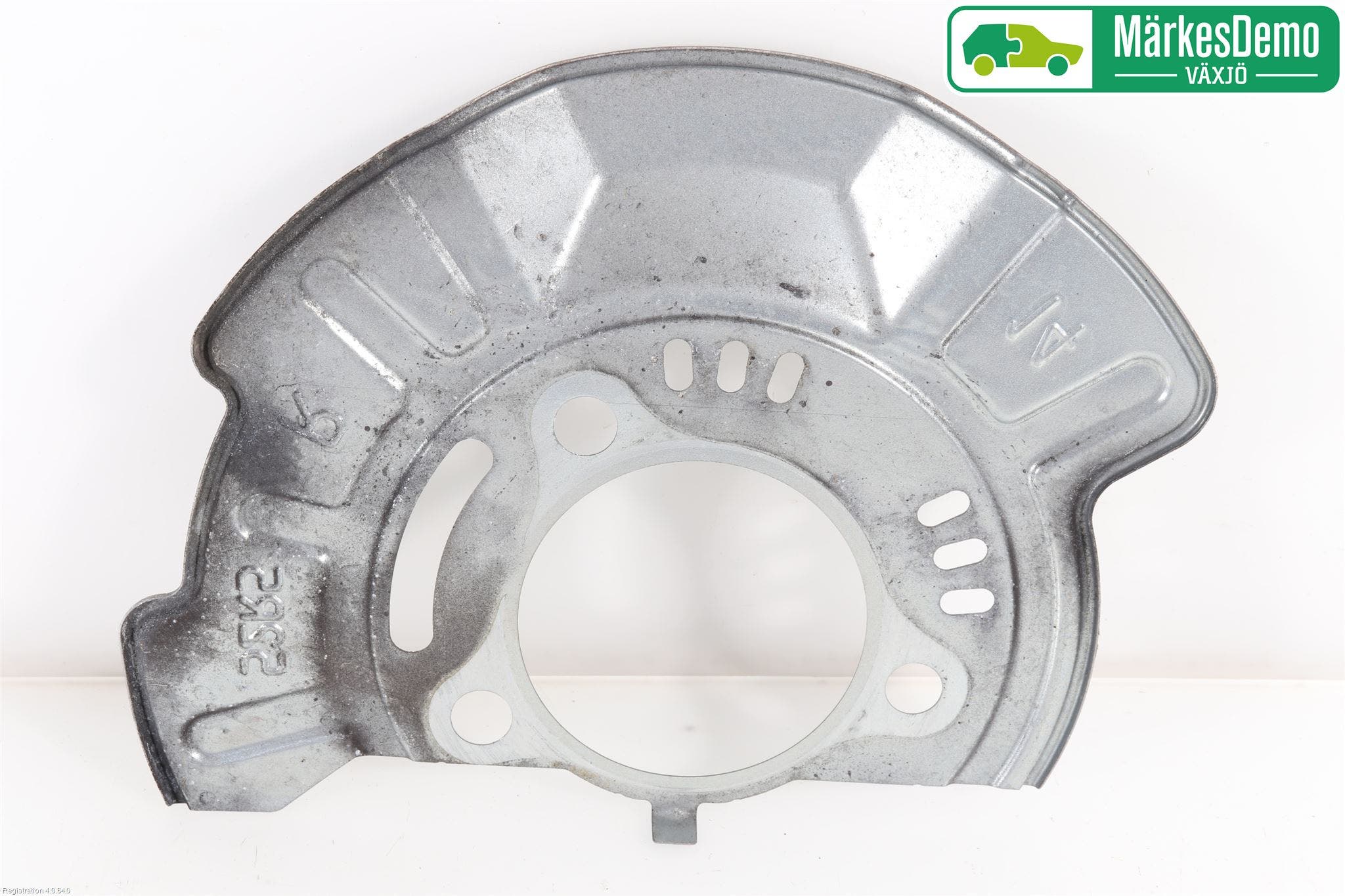 Suzuki SWIFT 17-24 Bromssköld Fram