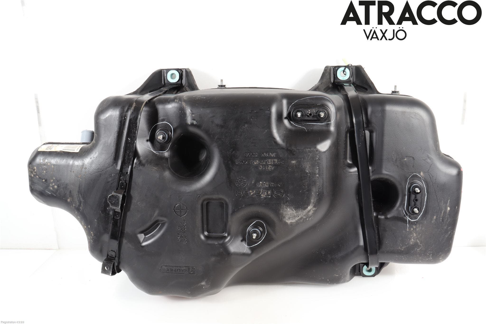 Mazda CX-30 20- Bränsletank Insprutning