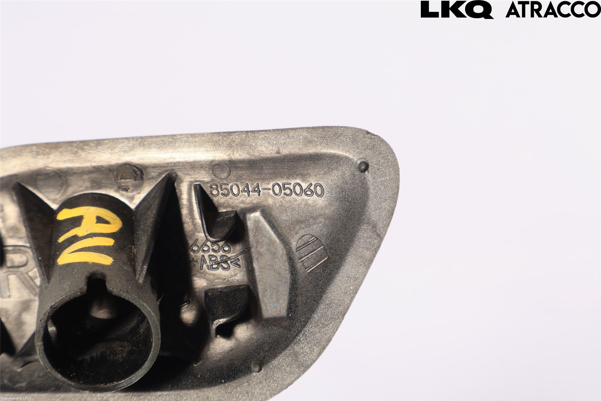 Toyota AVENSIS 09-15 Stötfångardel Fram Hö