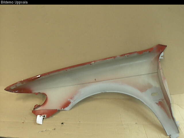 Saab 900      94-98 Skärm Fram Höger