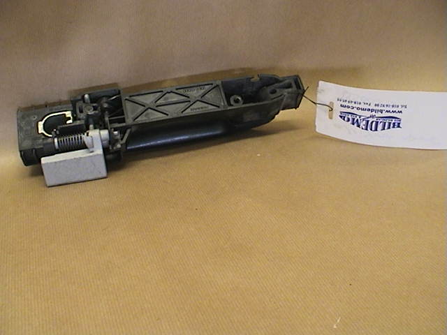 Nissan NAVARA 05-16 Dörrhandtag Yttre Hö