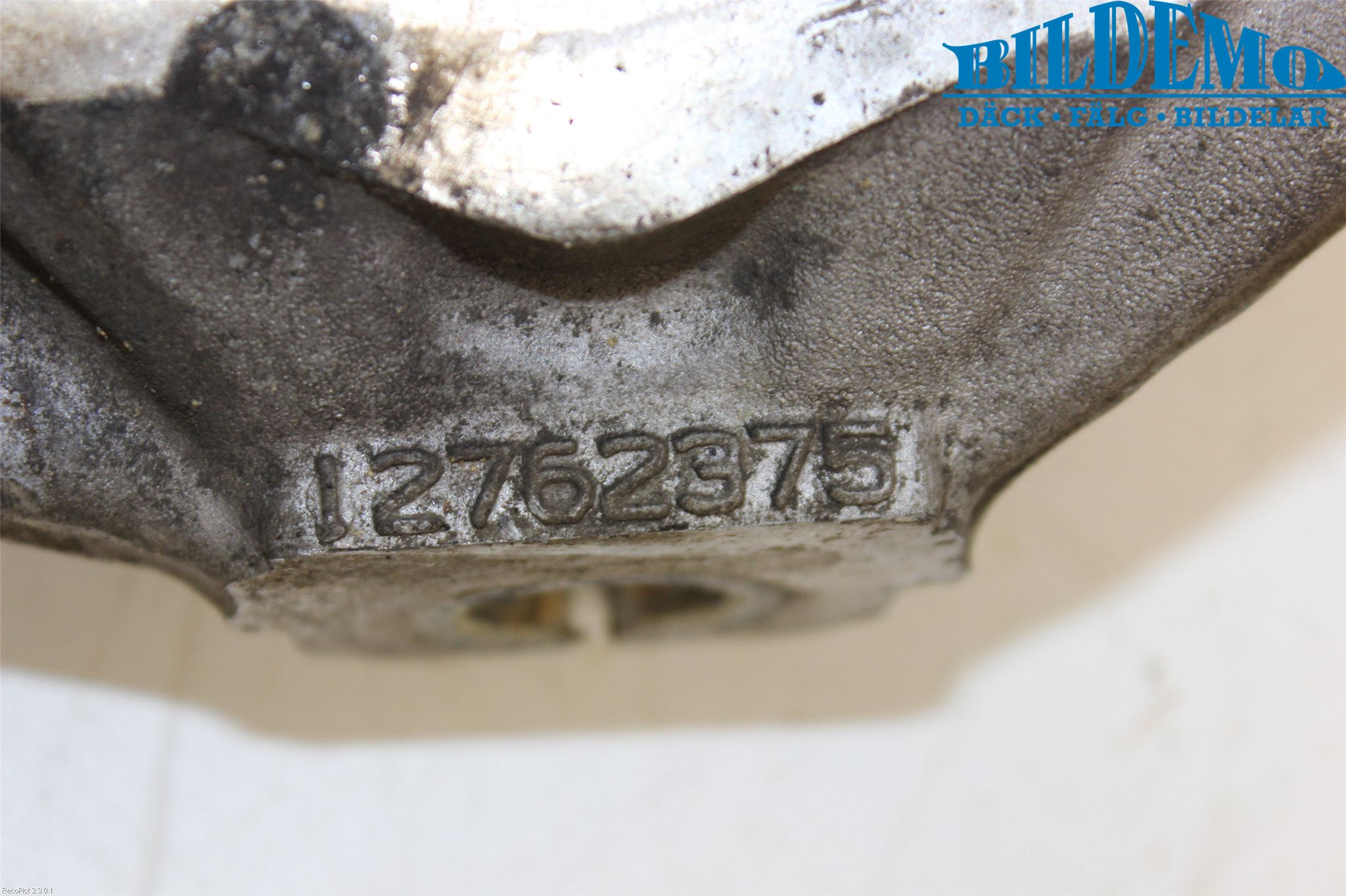 Saab 9-5     06-10 Styrspindel Lagerhus Vä