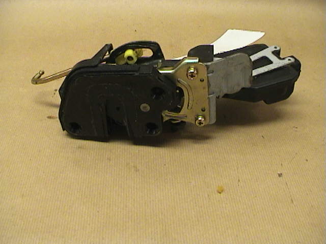 Hyundai SANTA FE  00-06 Låskista-Dörrlås