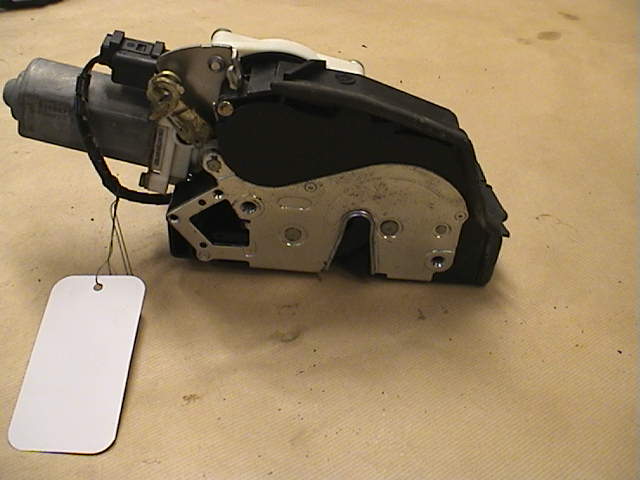 BMW 7 E65/66    00-08 Låskista-Dörrlås