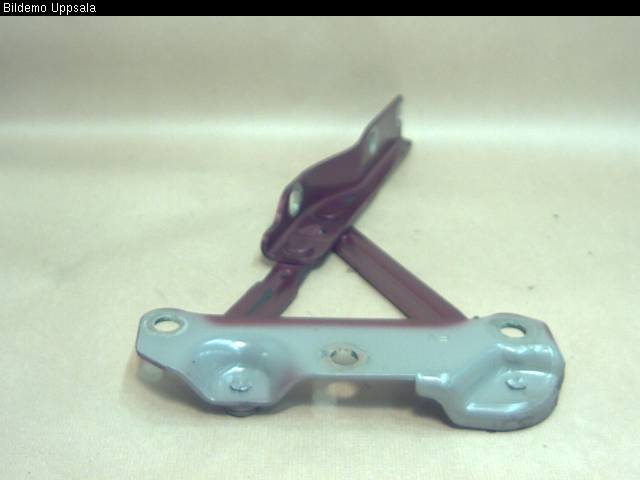 Saab 9-5 -05 Huvgångjärn