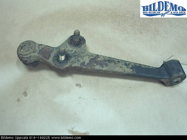 Kia RIO           01-05 Bärarm Fram Undre Hö