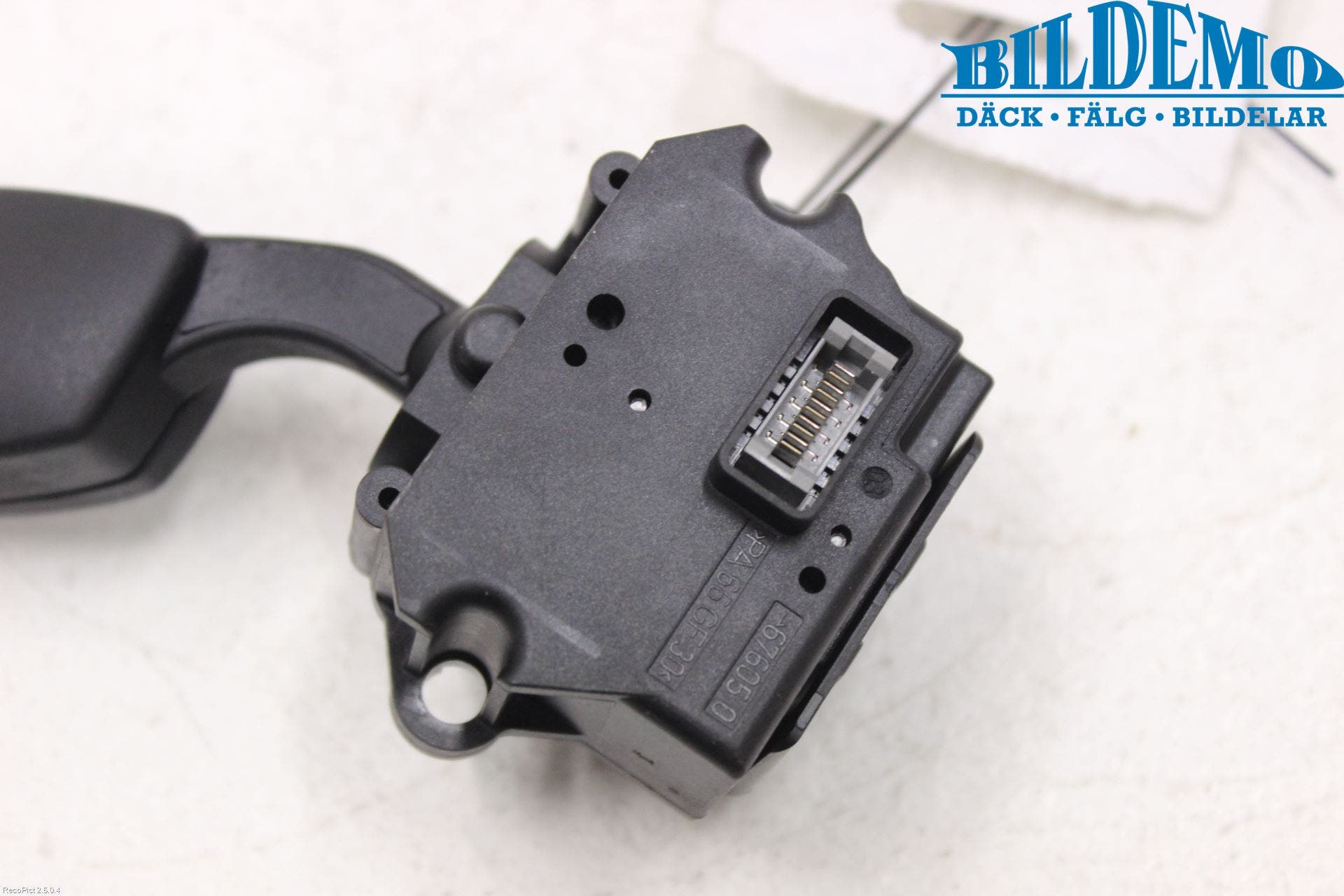 BMW 6 E63/64    02-10 Farthållare