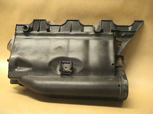 Mercedes-Benz MB C-KLASS (W204) 07-15 Luftrenare