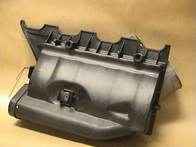 Mercedes-Benz MB C-KLASS (W204) 07-15 Luftrenare