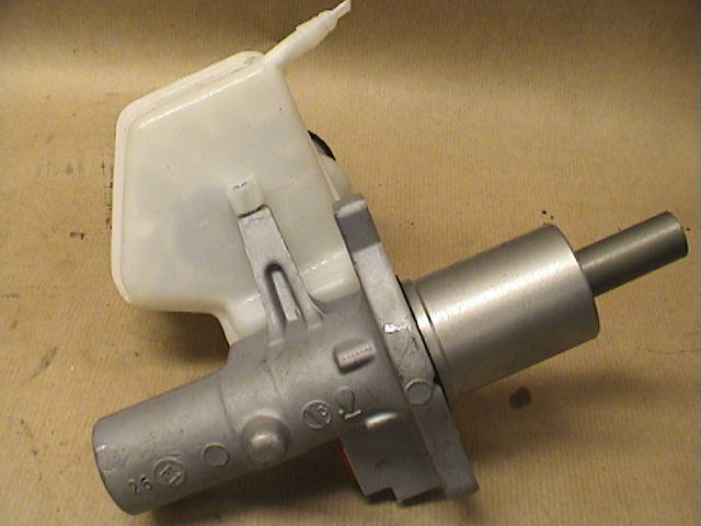 Mercedes-Benz MB E-KLASS (W212) 09-16 Broms Huvudcylinder