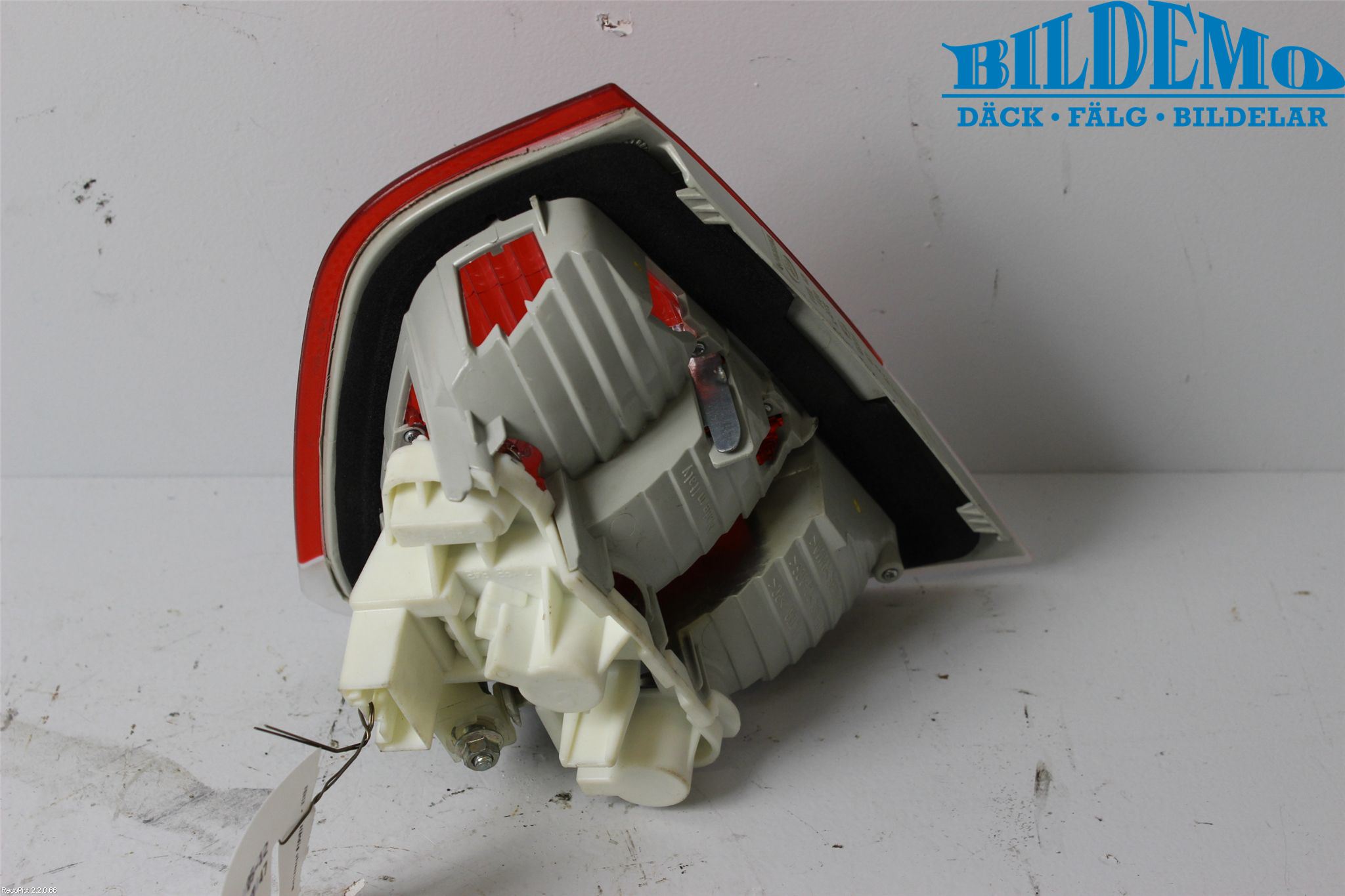 BMW 3 E90/91 SED/TOU 05-12 Bakljus Lucka Hö