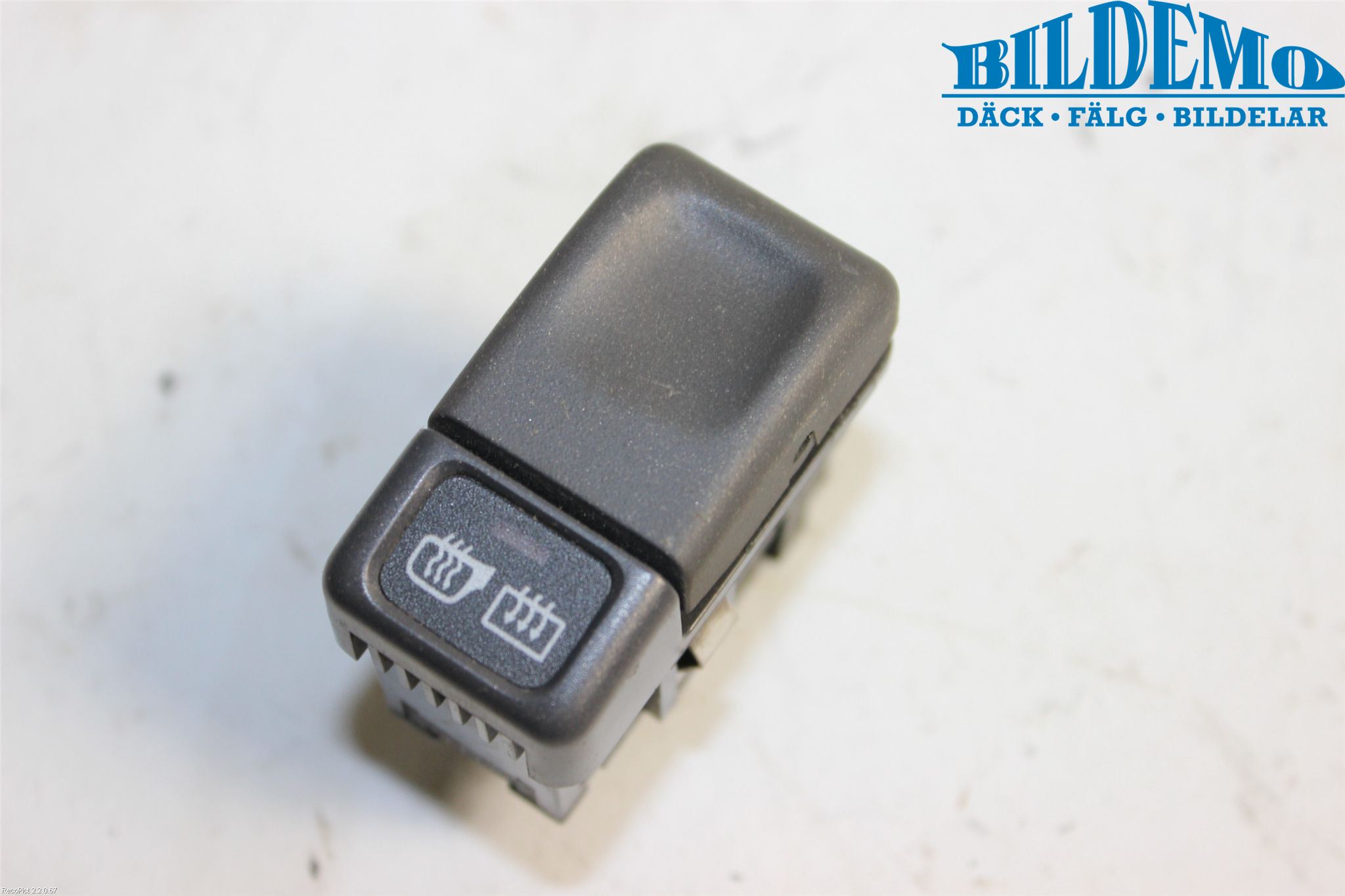 Volvo S70/V70/XC  97-00 Strömställare Elruta