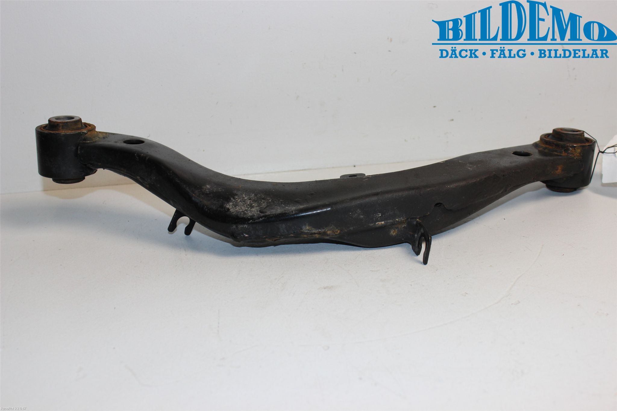 Nissan JUKE 10-14 Bärarm Bak Övre Vänster