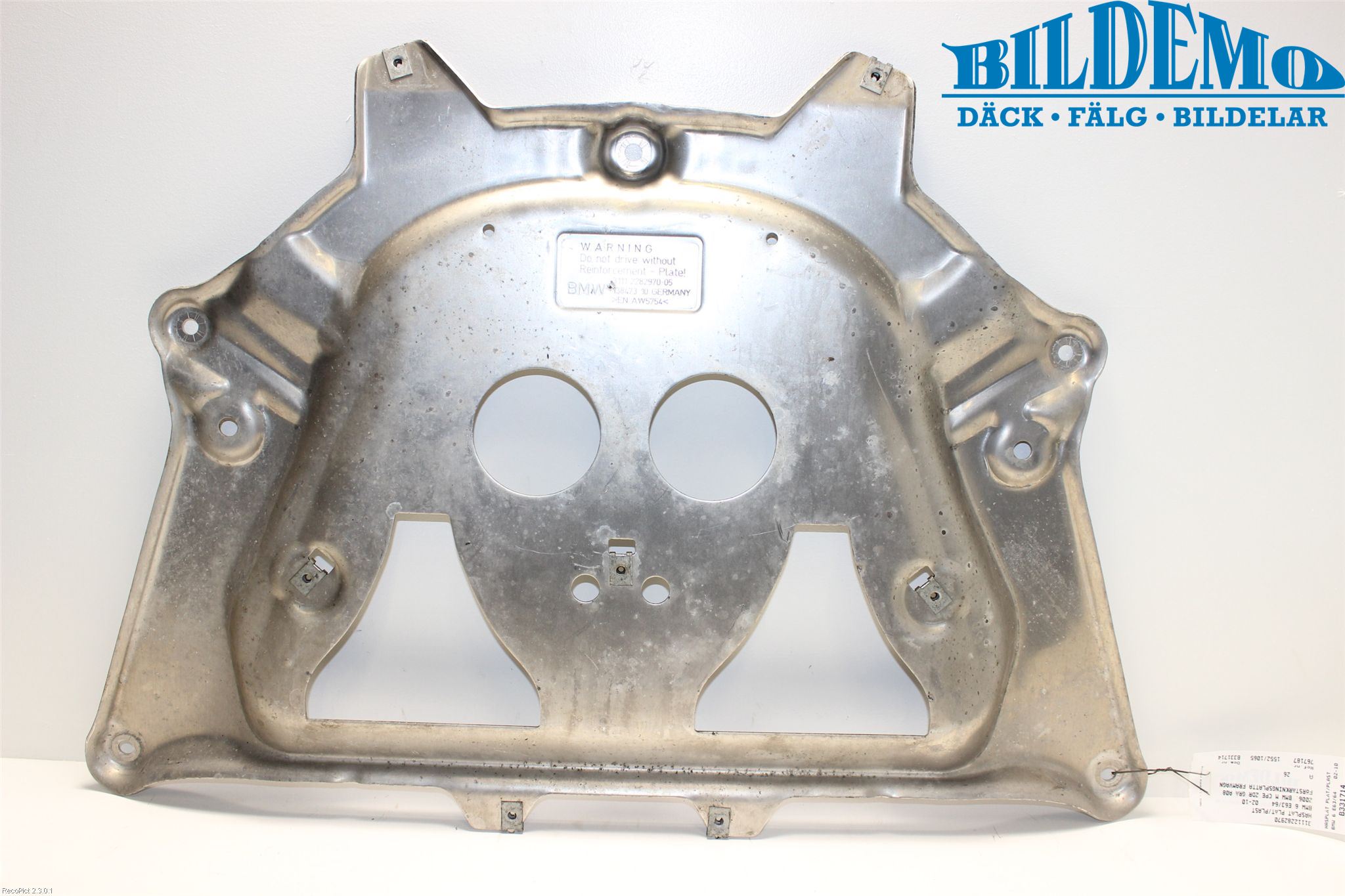 BMW 6 E63/64    02-10 Hasplåt Plåt-Plast