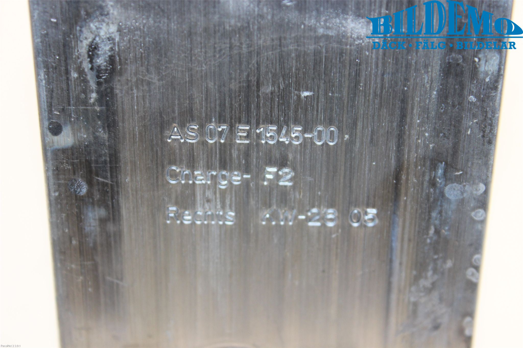 BMW 6 E63/64    02-10 Stötfångarbärjärn Fram