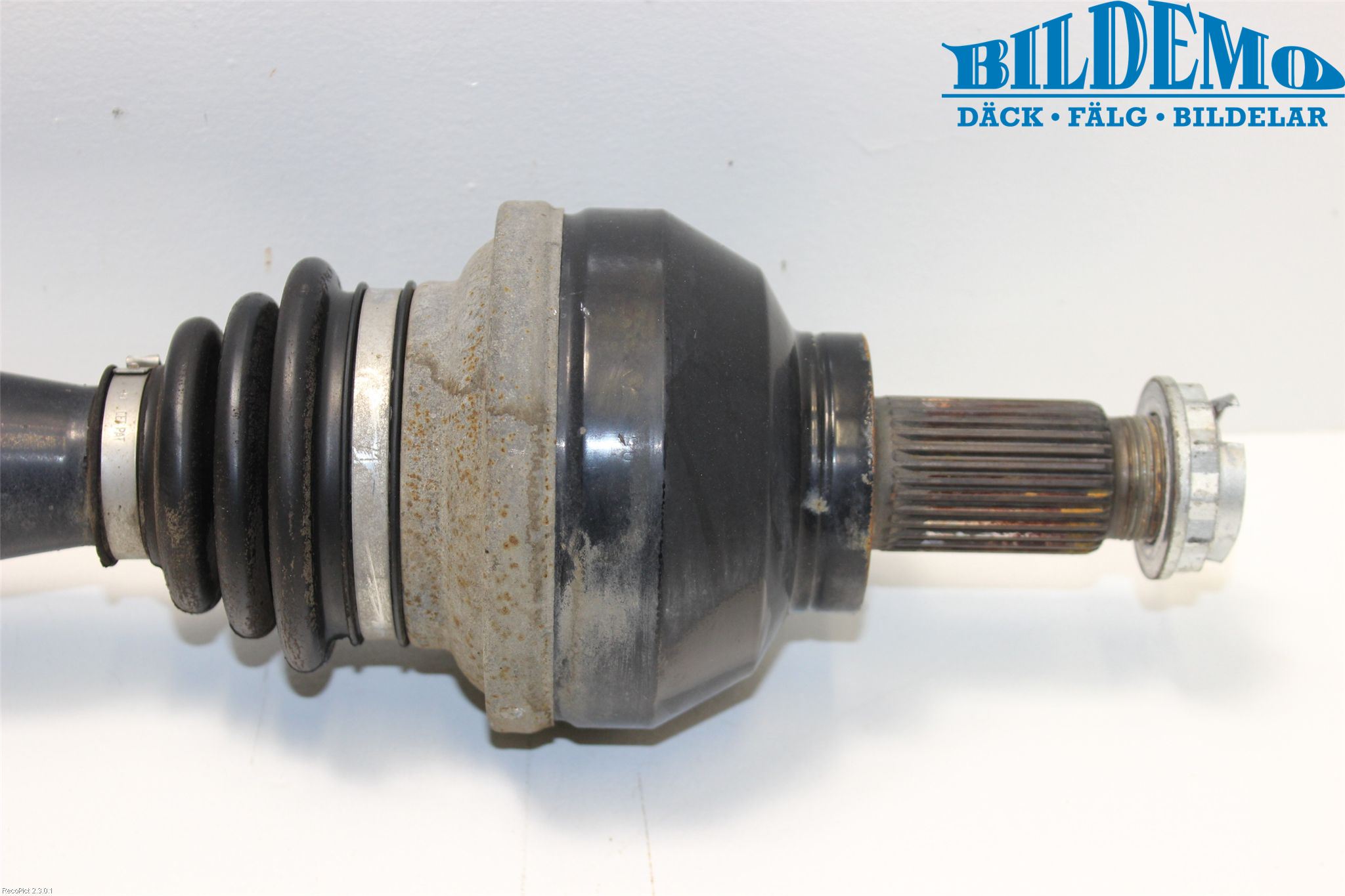 BMW 6 E63/64    02-10 Drivaxel Bak Höger