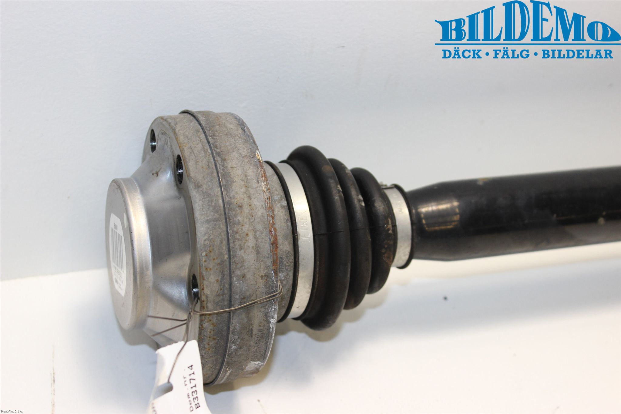 BMW 6 E63/64    02-10 Drivaxel Bak Höger