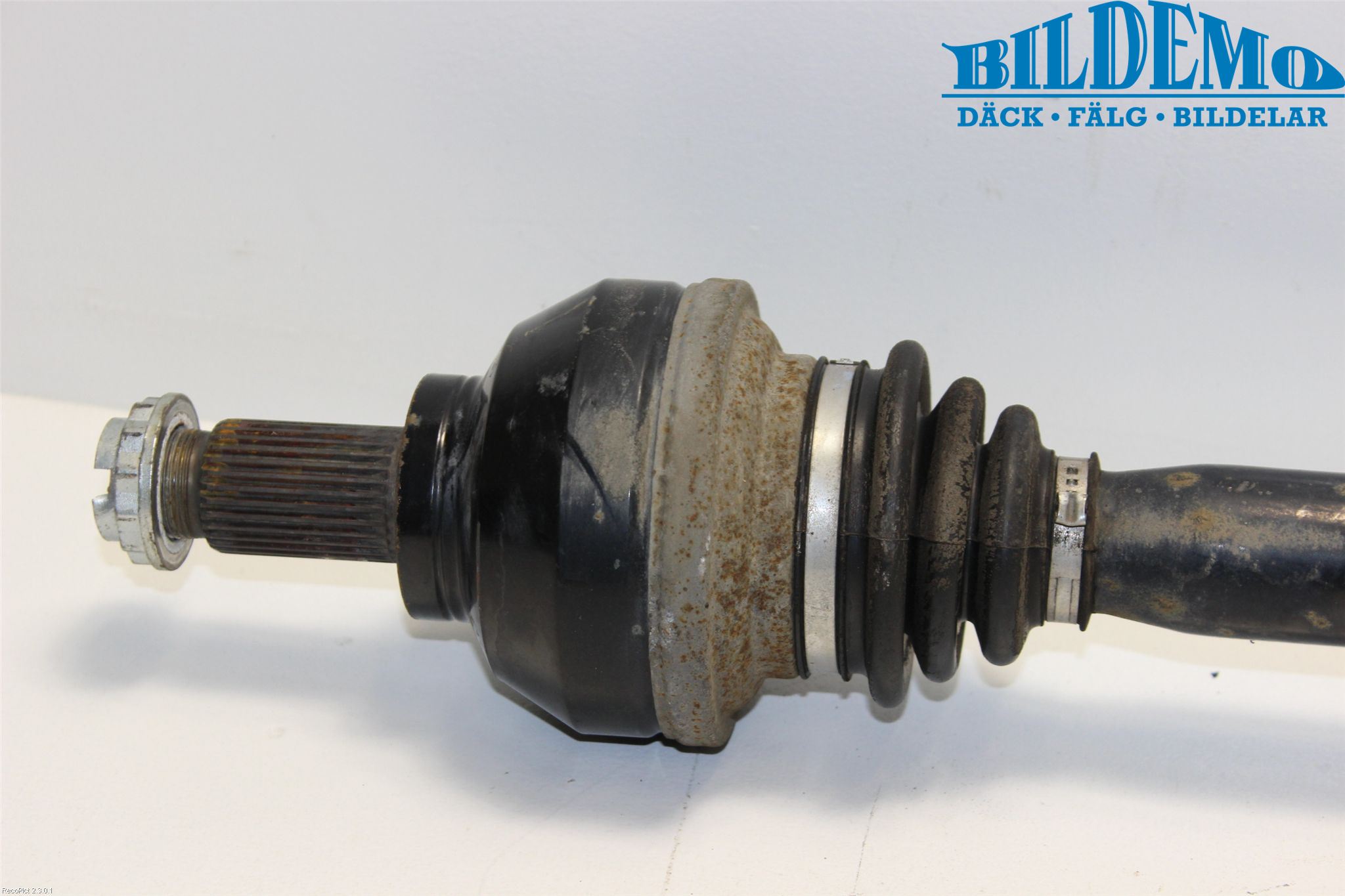 BMW 6 E63/64    02-10 Drivaxel Bak Vänster