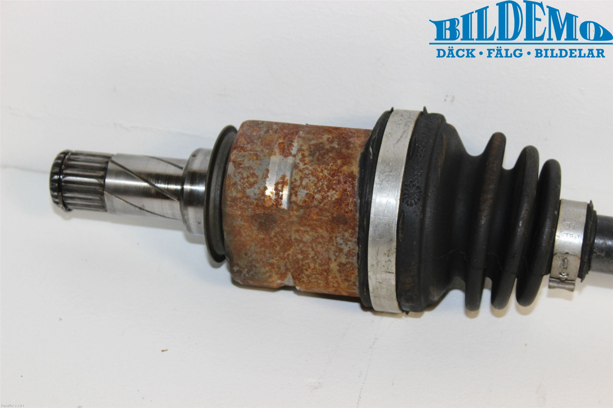 Opel CORSA D 07-14 Drivaxel Fram Höger