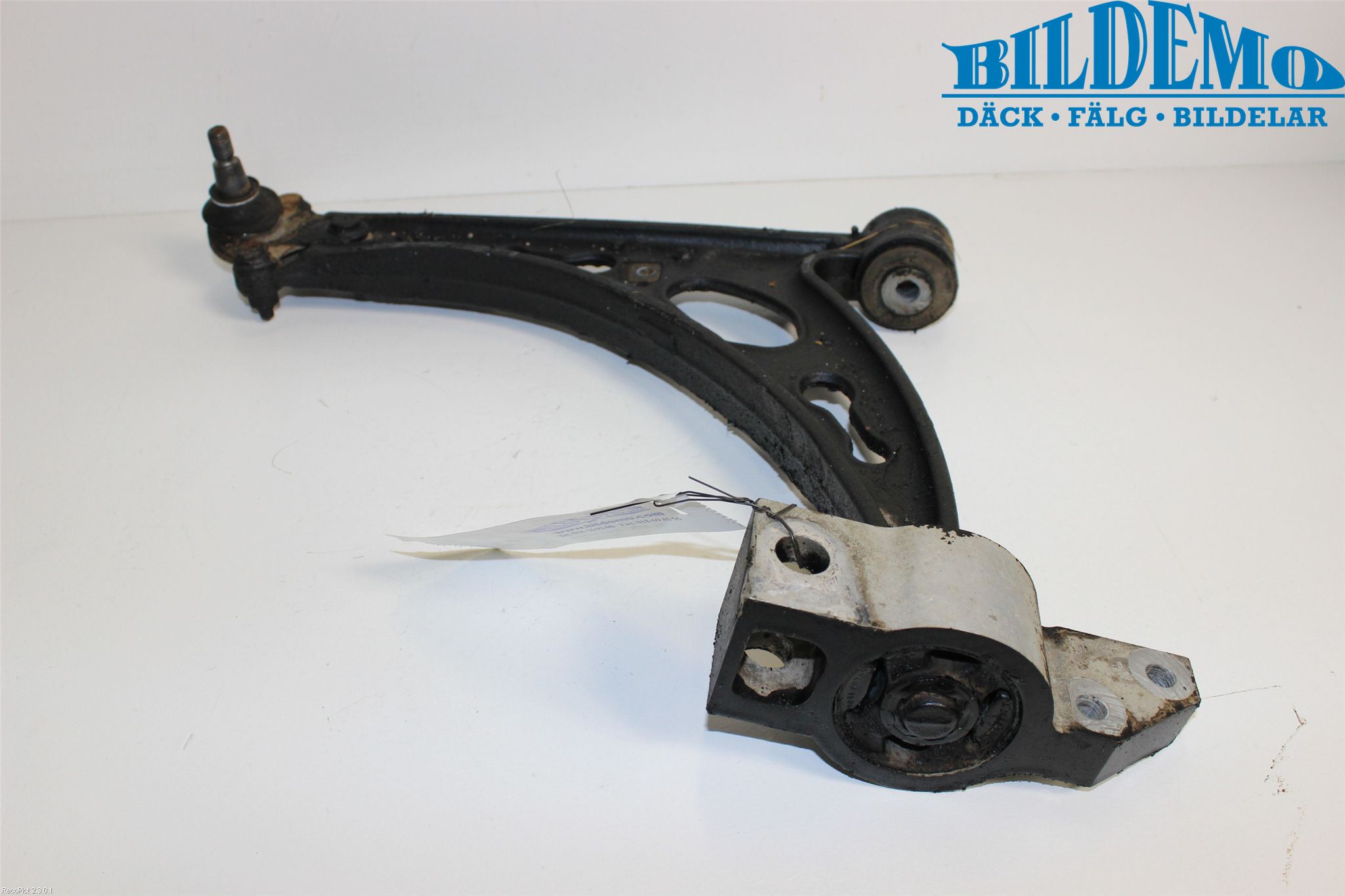 Skoda SUPERB 09-15 Bärarm Fram Undre Vä