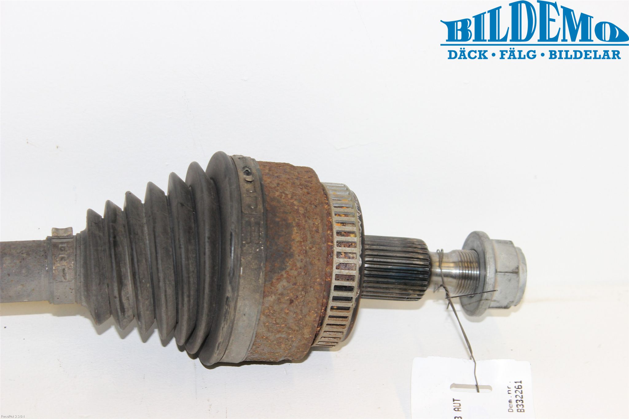 Mercedes-Benz MB ML (W163) 97-05 Drivaxel Bak Höger