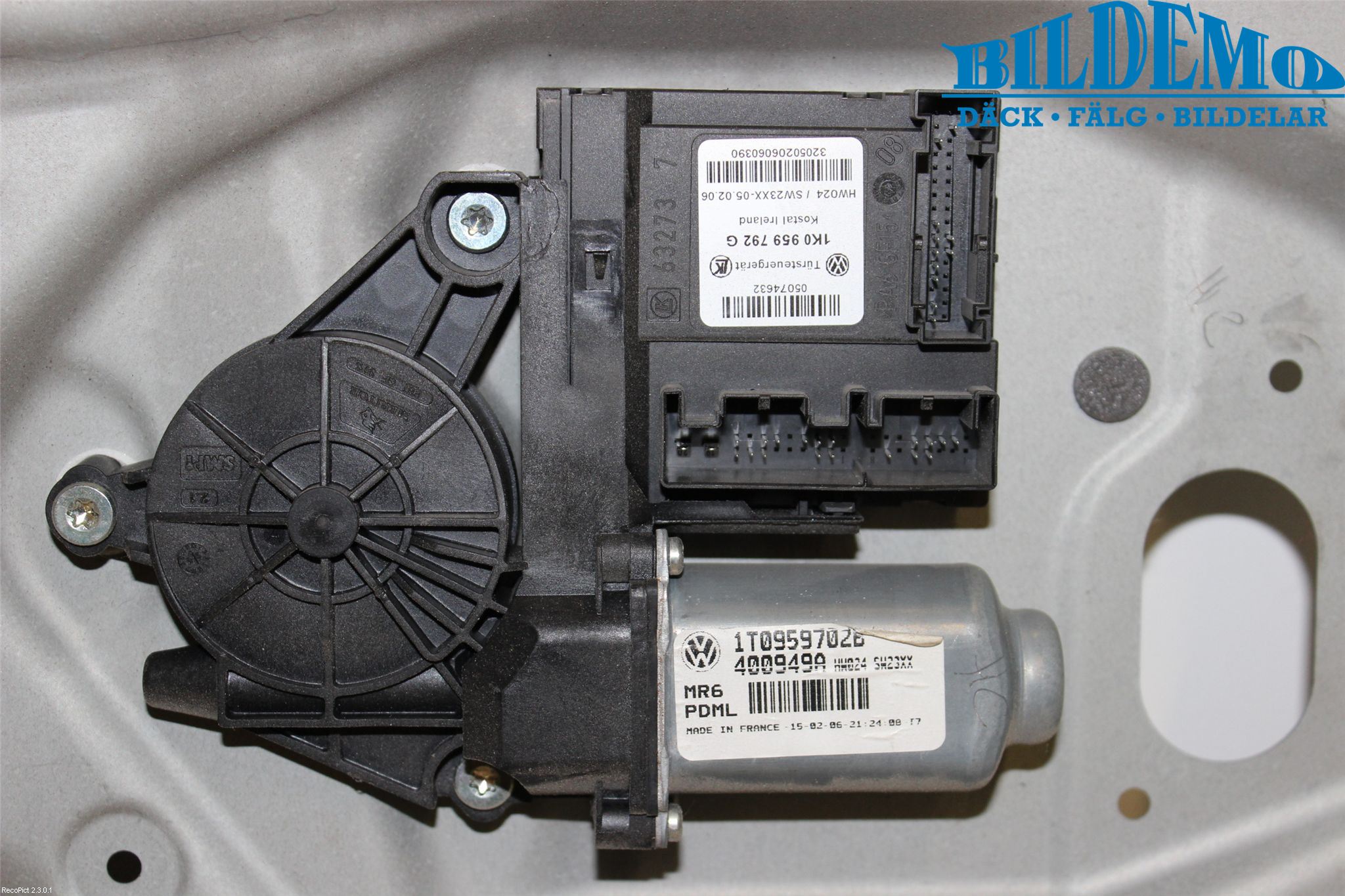 Volkswagen VW CADDY      04-10 Fönsterhiss El Kompl