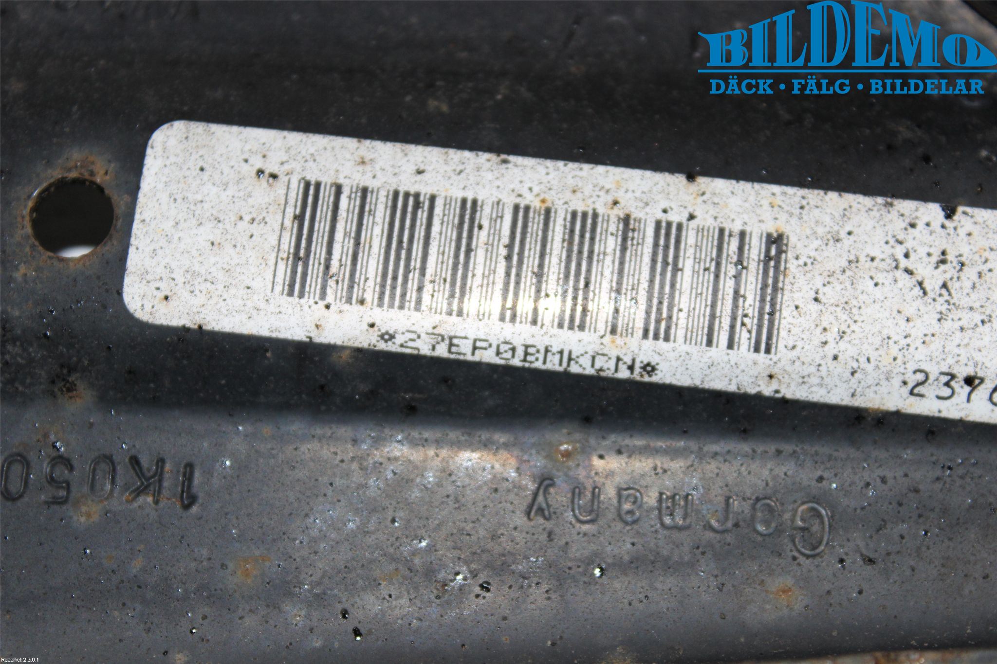 Volkswagen VW GOLF V 04-09 Bärarm Bak Vänster