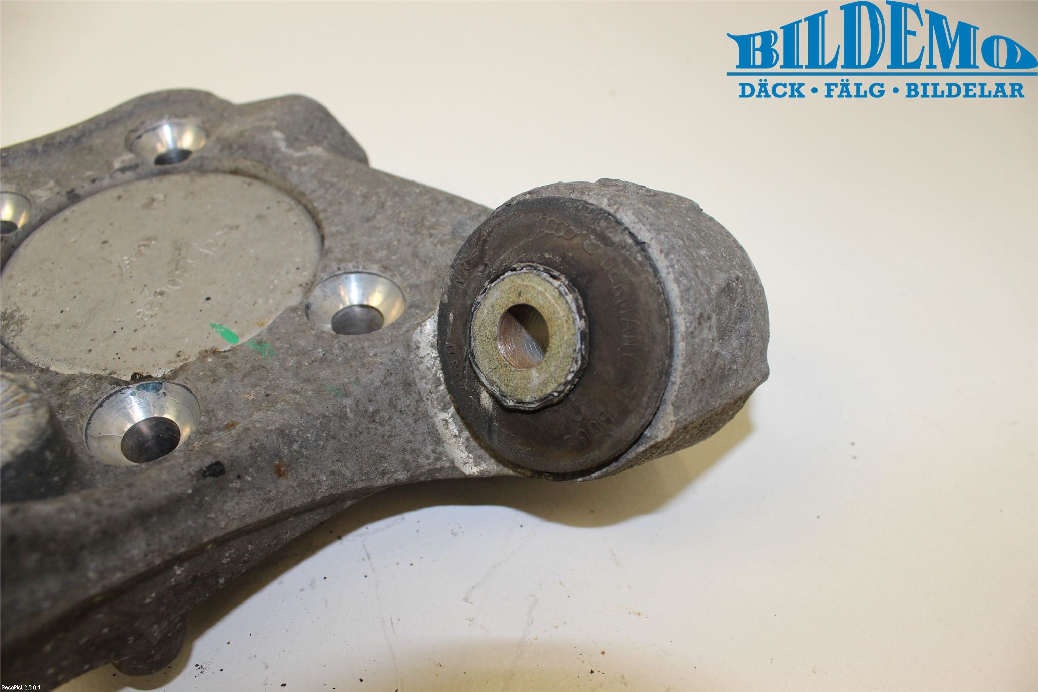 Audi A6/S6     05-11 Hjullagerhus-Spindel Vä B