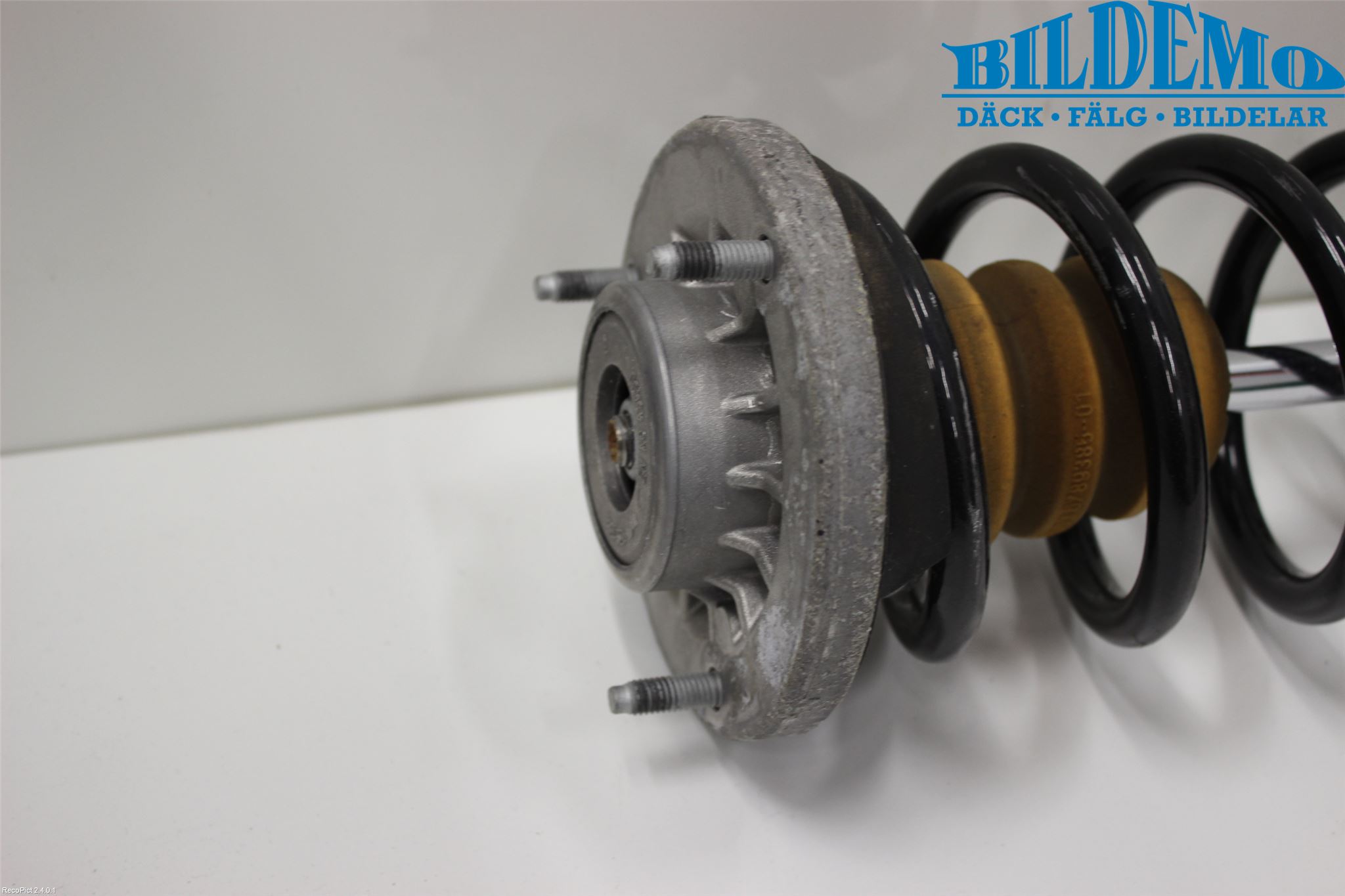 BMW 5 F10/F11/F18 09-17 Fjäderben Bak Höger
