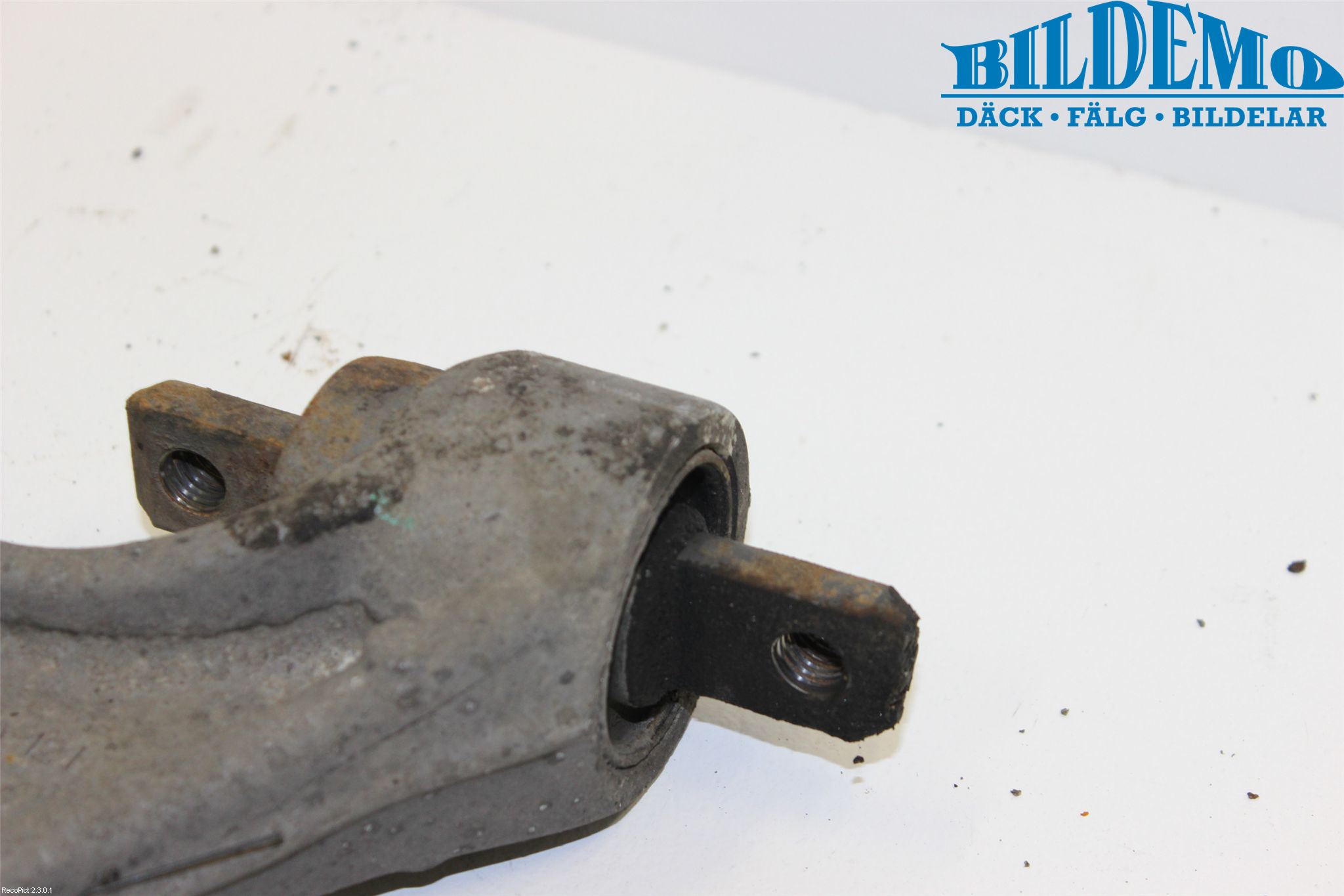 Volvo S60 01-04 Bärarm Fram Undre Hö