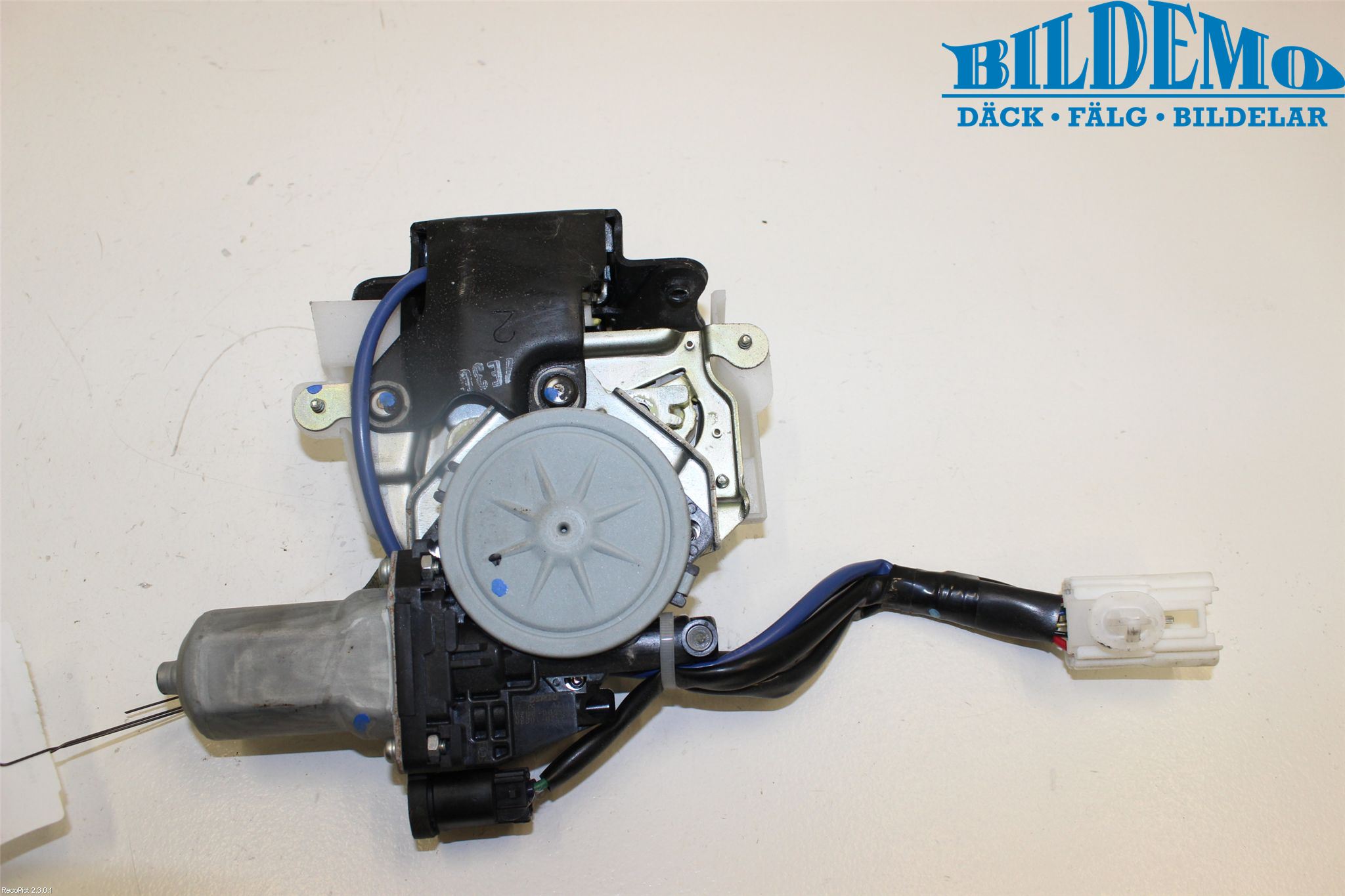 Lexus RX XU30 03-09 Låskista Baklucka