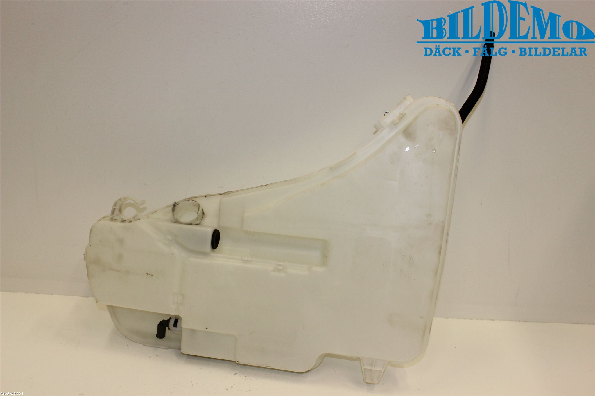BMW 5 F10/F11/F18 09-17 Spolartank Vindruta-Strål