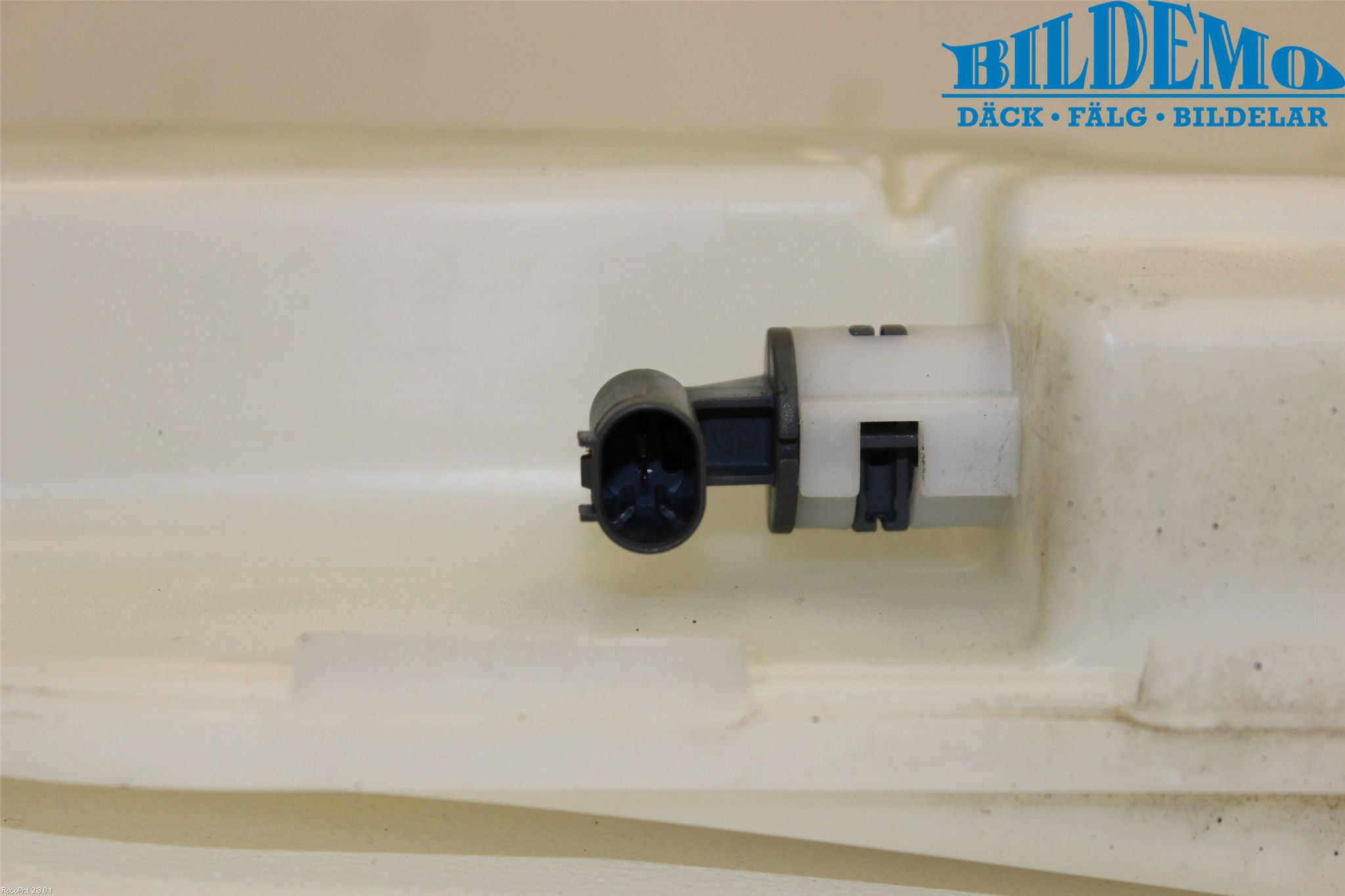 BMW 5 F10/F11/F18 09-17 Spolartank Vindruta-Strål
