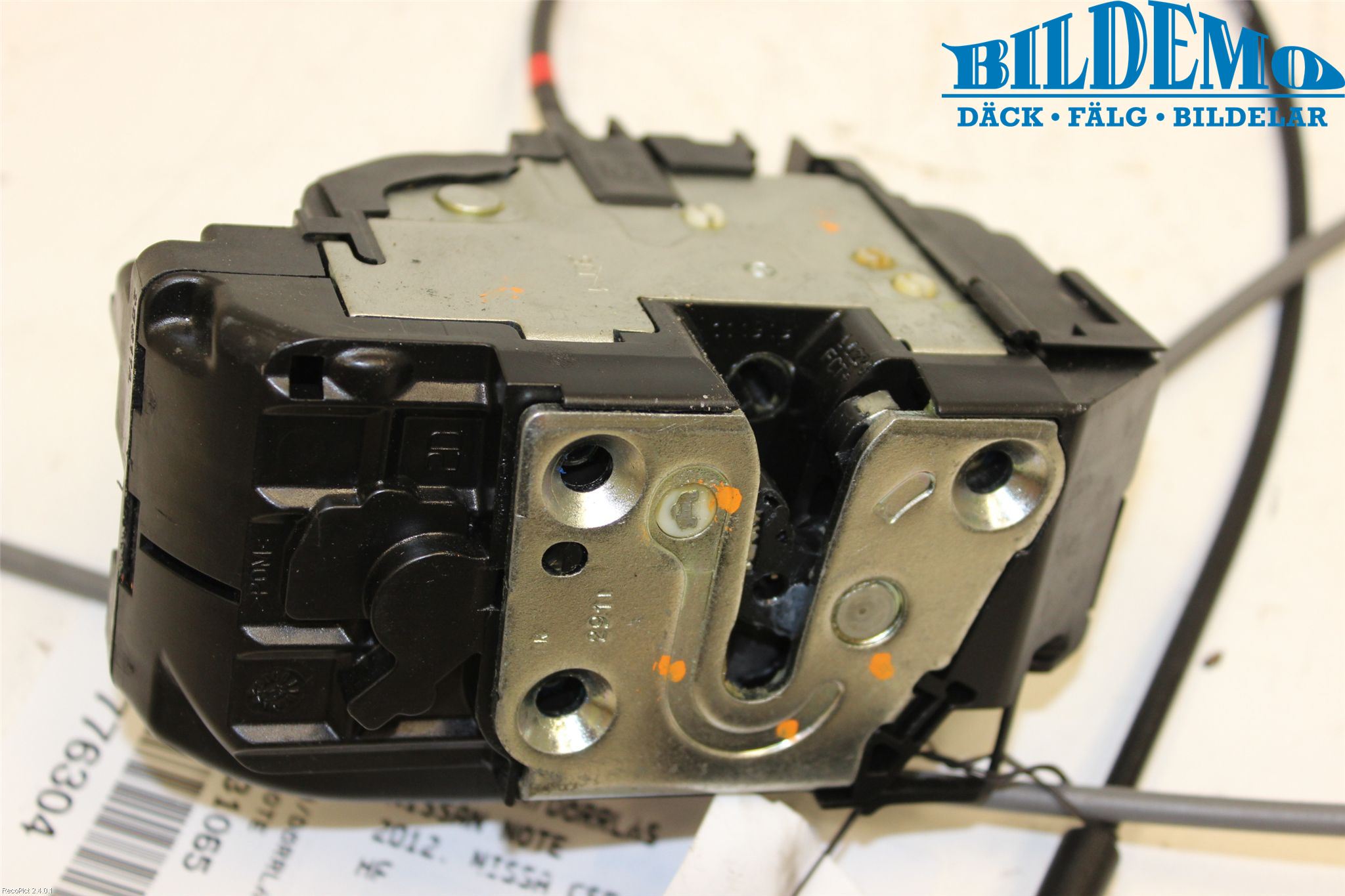 Nissan NOTE E11 06-14 Låskista-Dörrlås