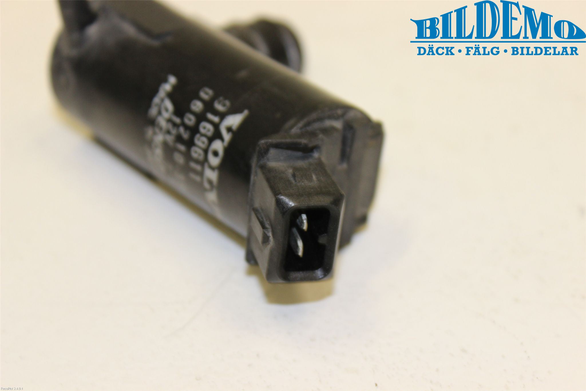 Volvo S70/V70/XC  97-00 Spolarpump Vindruta