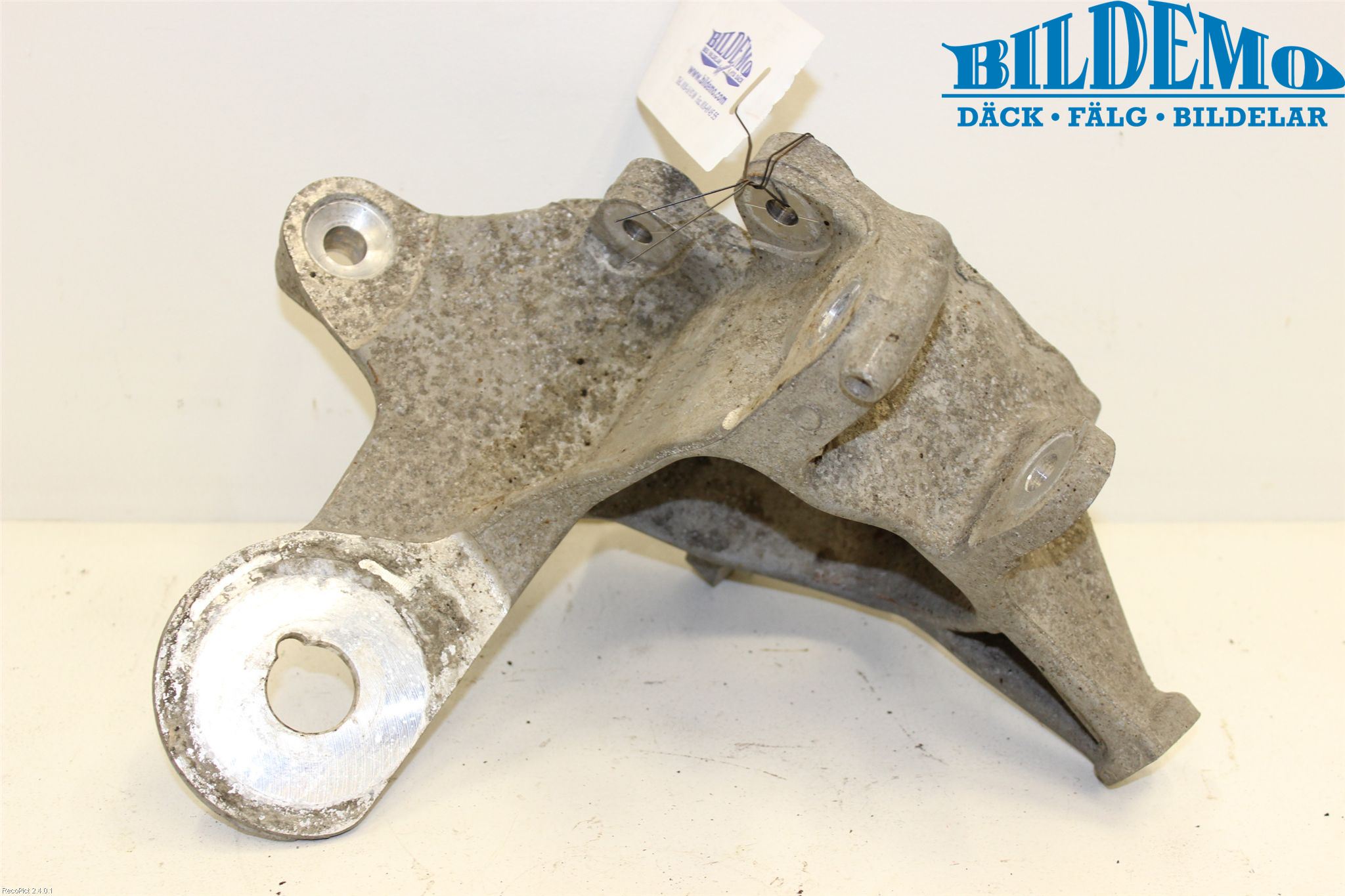 BMW 5 F10/F11/F18 09-17 Hjullagerhus-Spindel Vä B