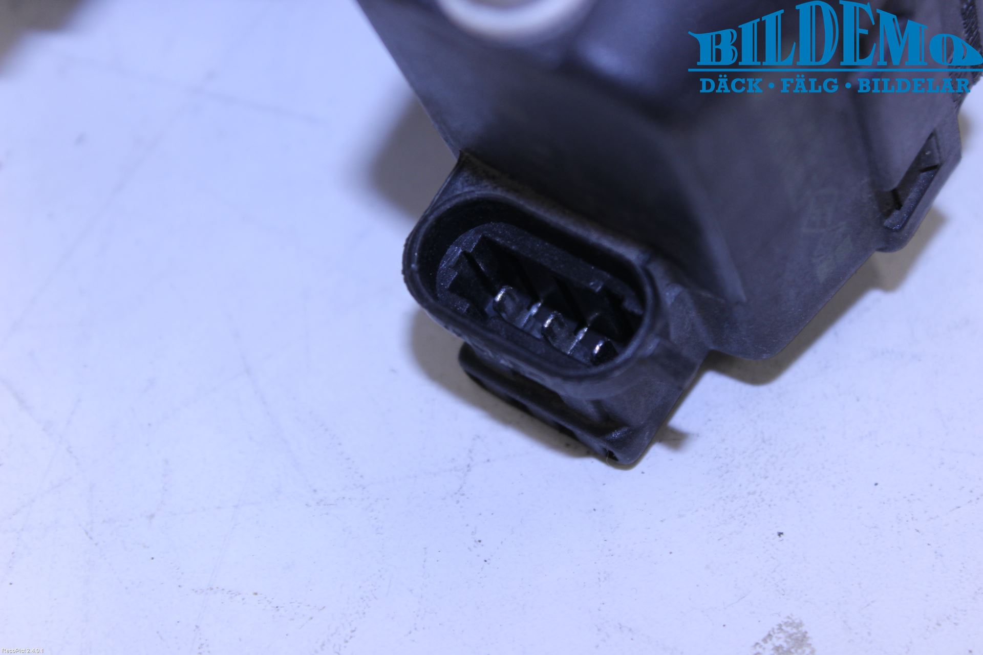 Opel VIVARO 01-14 Strålkastare Vänster