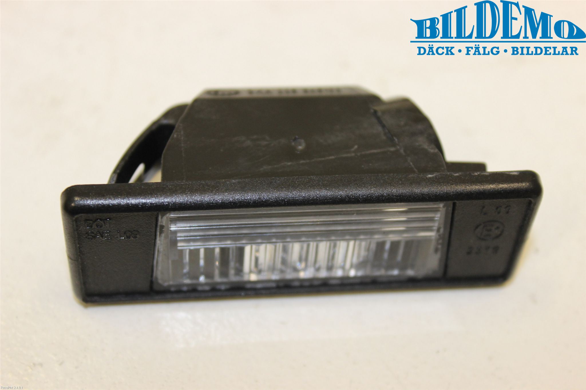 Nissan QASHQAI+2  10-14 Skylt Belysning