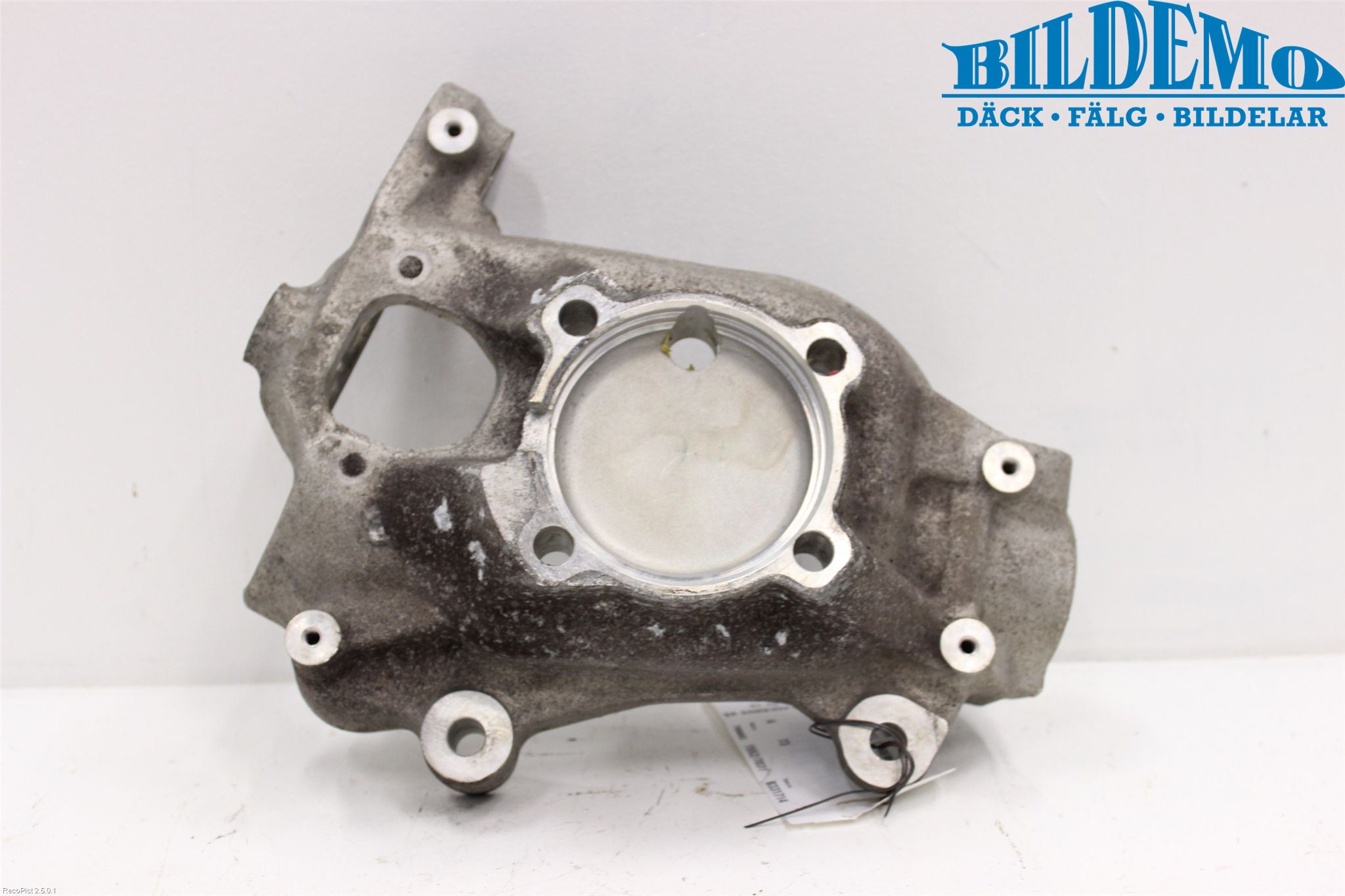 BMW 6 E63/64    02-10 Styrspindel Lagerhus Vä