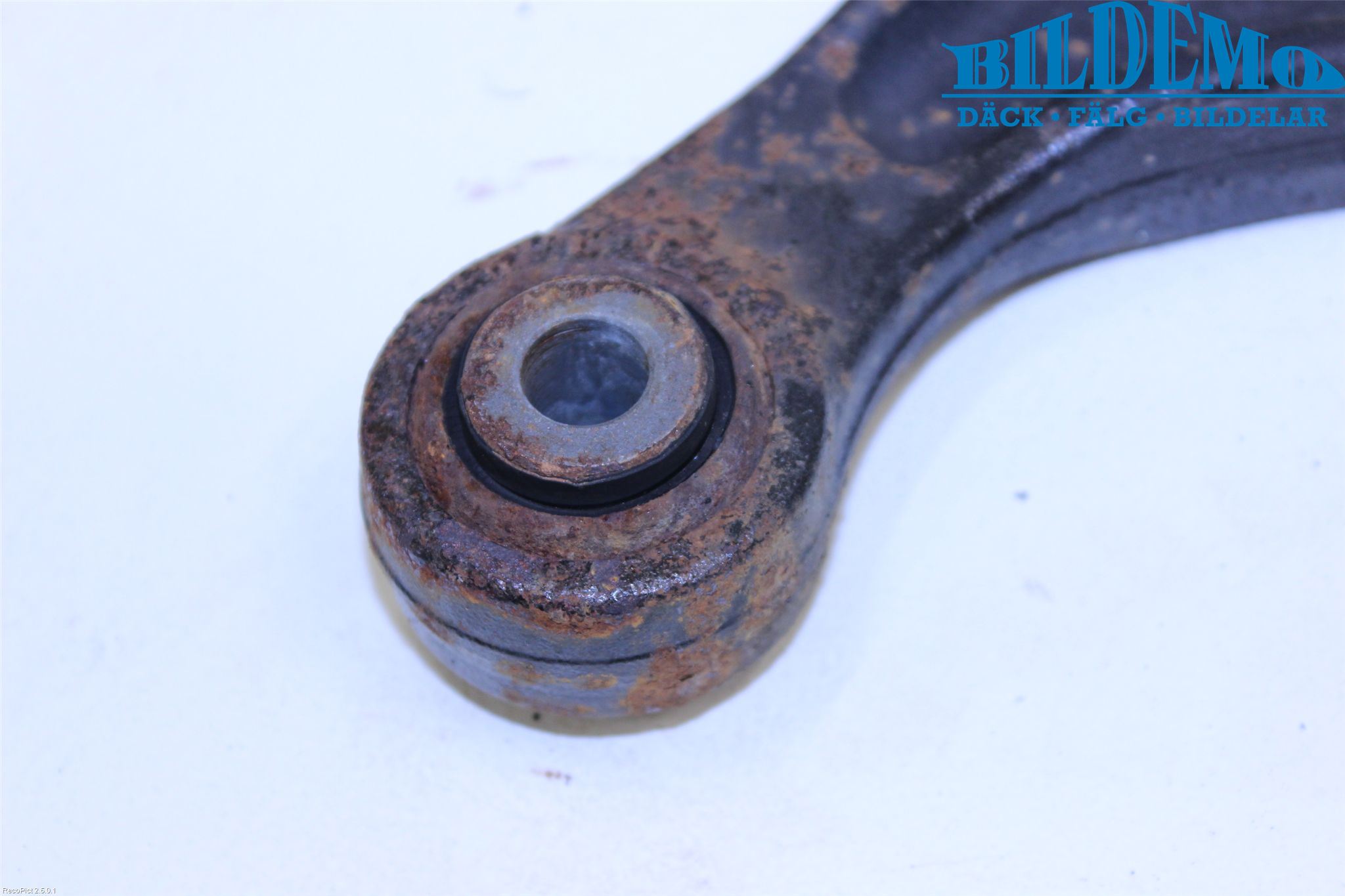 Volvo V70 08-13 Bärarm Bak Vänster