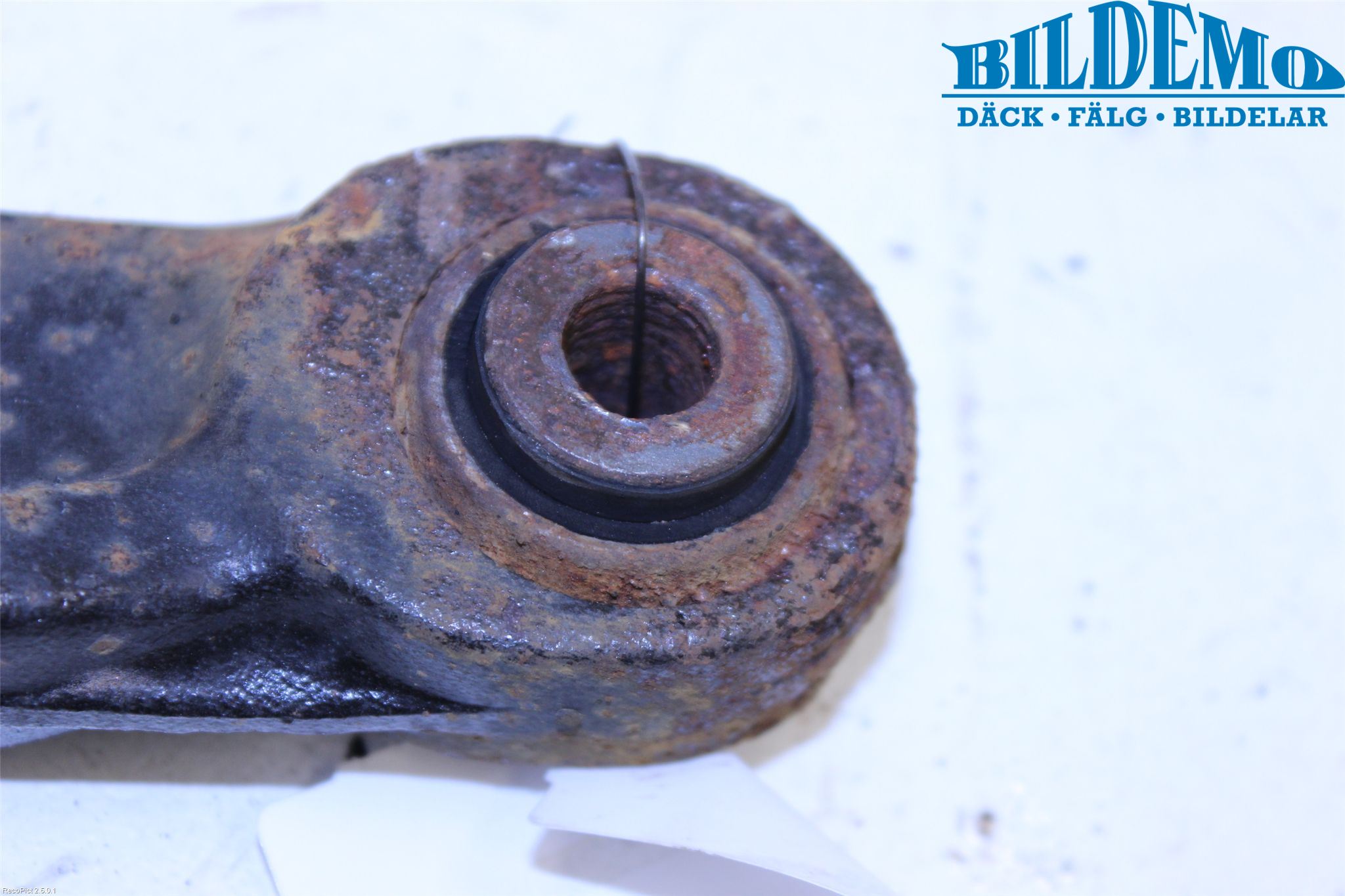 Volvo V70 08-13 Bärarm Bak Vänster