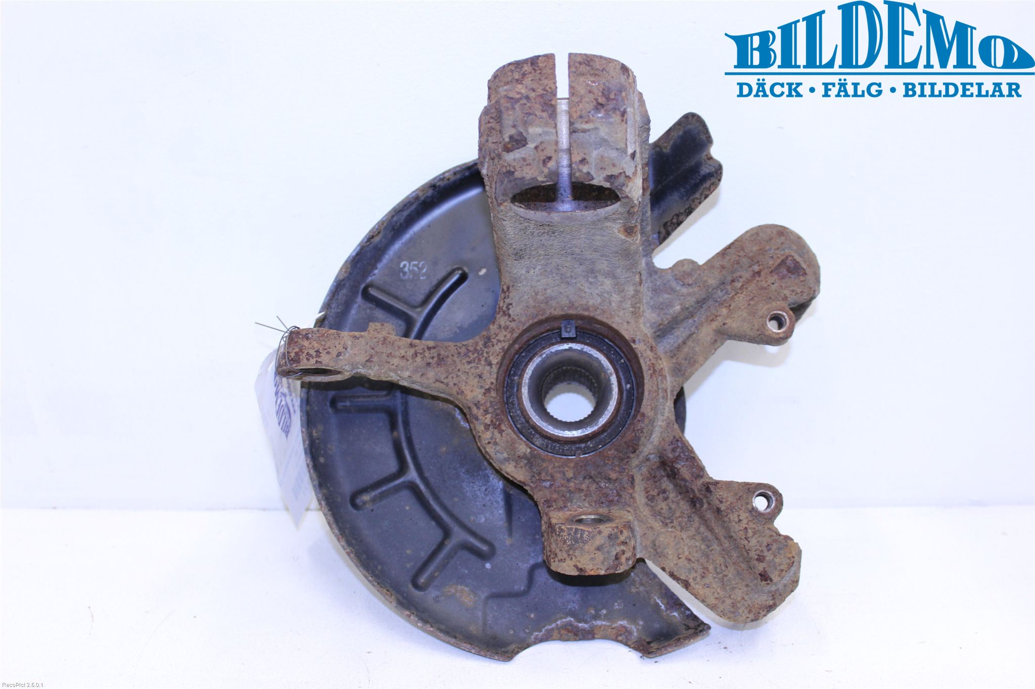 Volkswagen VW POLO 05-09 Styrspindel Lagerhus Vä