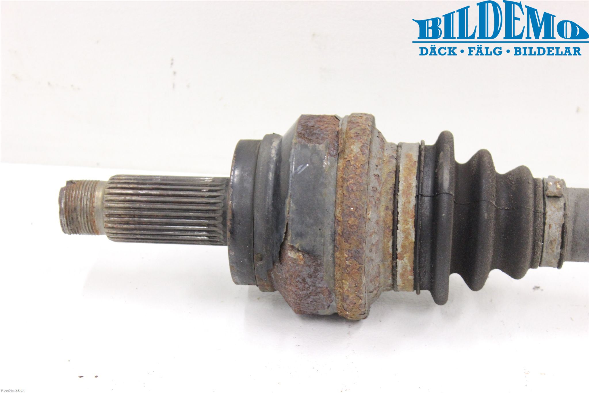 BMW X6 E71/E72   08-14 Drivaxel Bak Höger