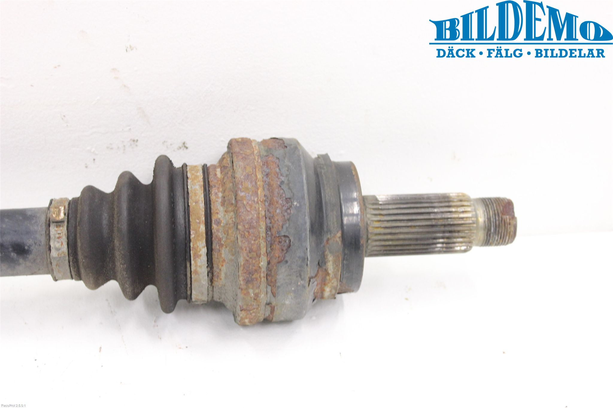 BMW X6 E71/E72   08-14 Drivaxel Bak Vänster