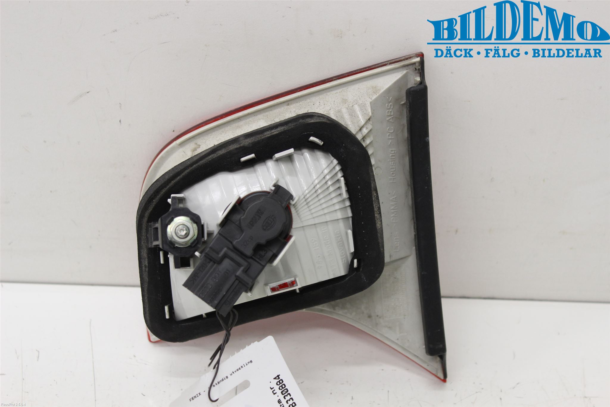 Audi A4/S4 05-07 Bakljus Lucka Vä