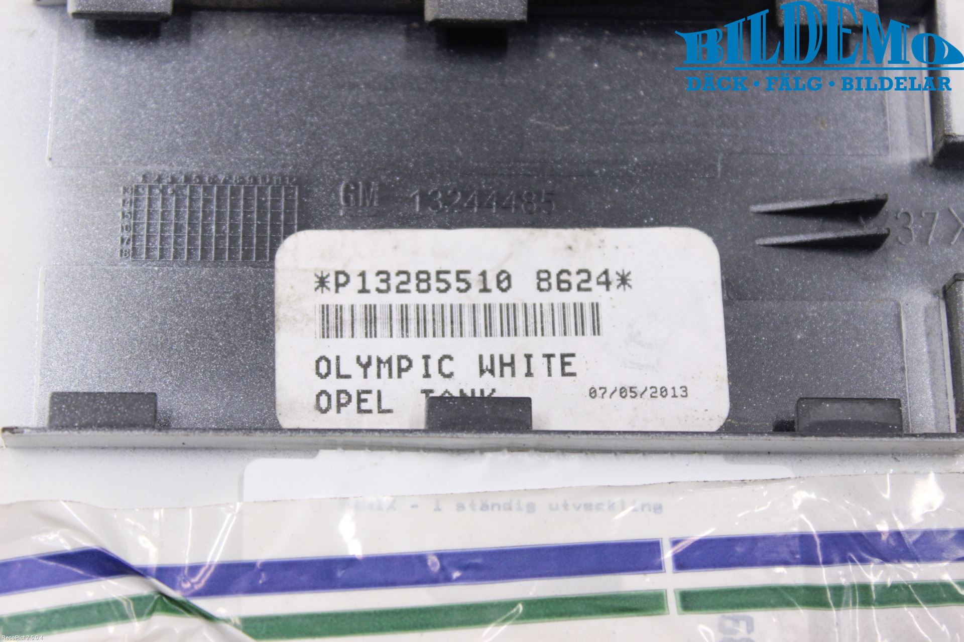 Opel INSIGNIA 09-16 Tanklucka