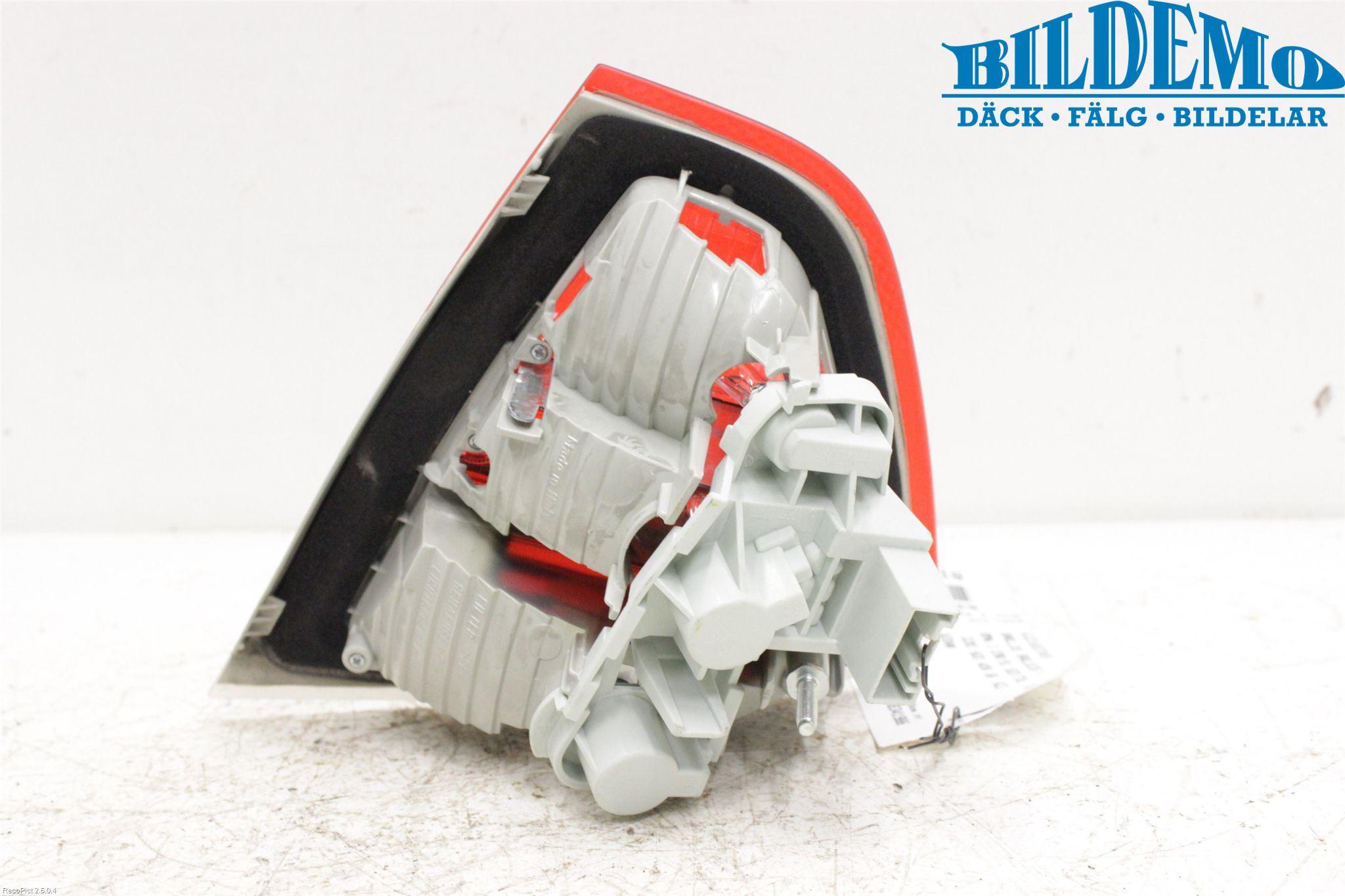 BMW 3 E90/91 SED/TOU 05-12 Bakljus Lucka Vä