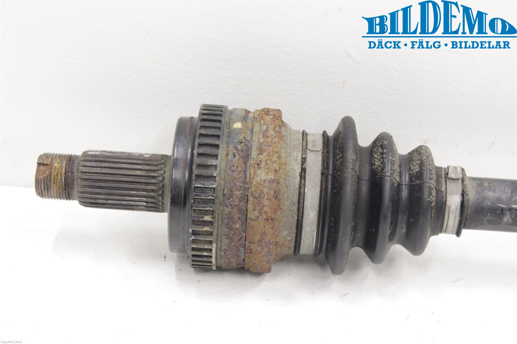 BMW 1 E87/81 5D/3D 03-11 Drivaxel Bak Höger