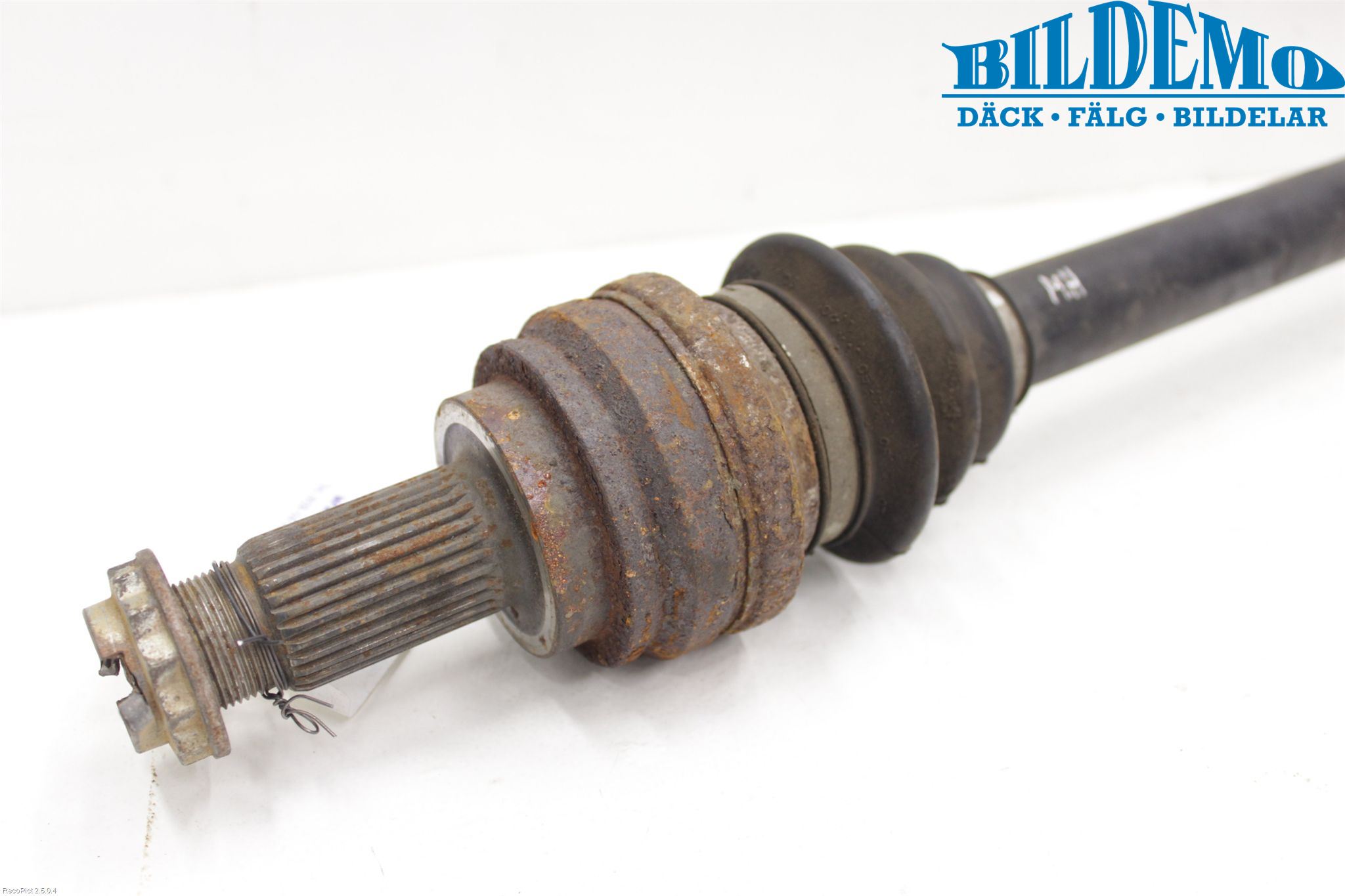 BMW 3 E90/91 SED/TOU 05-12 Drivaxel Bak Höger